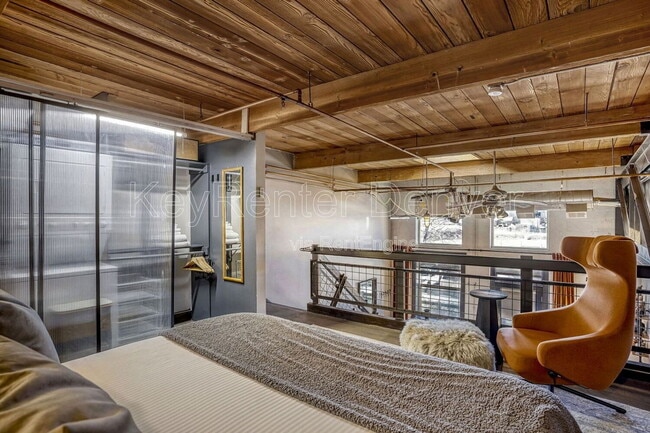 Building Photo - 1111 Osage St