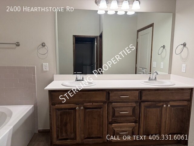 Building Photo - 2400 Hearthstone Rd