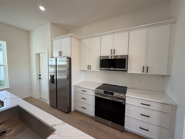 Building Photo - 117 Bates Lane Trail