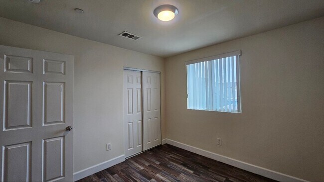 Building Photo - 23(1456,1458)