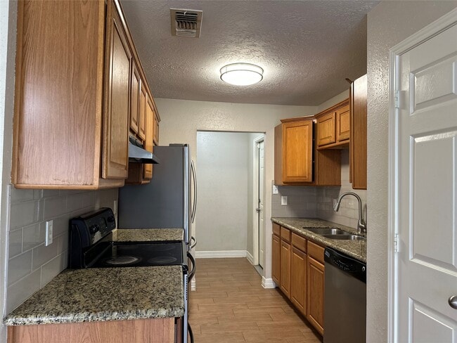 Building Photo - 12606 Monaco Rd