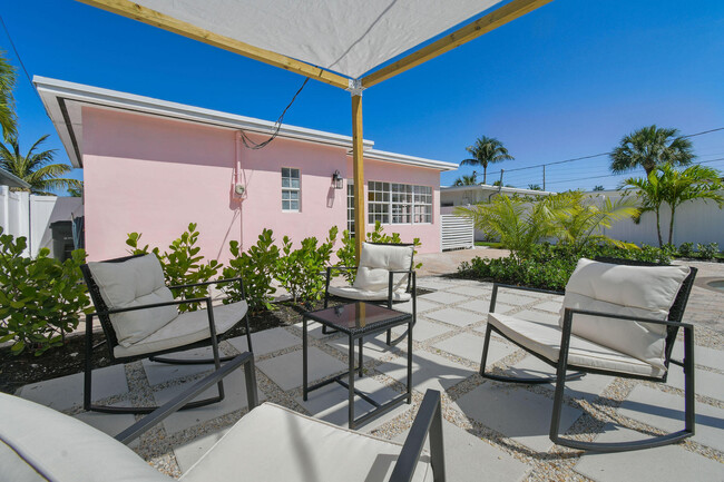 Building Photo - 815 N Ocean Breeze