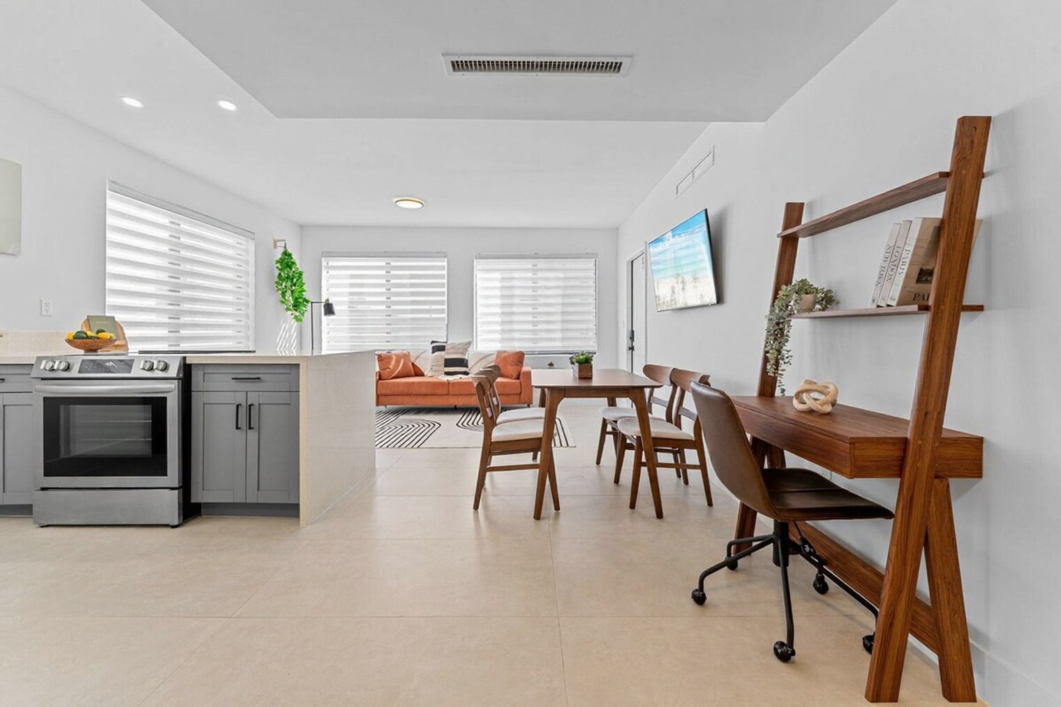 Building Photo - 302 SW 12th Ave