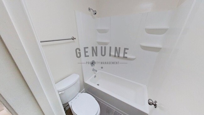 Building Photo - Remodeled 2Bd 2Ba Condo in Newport