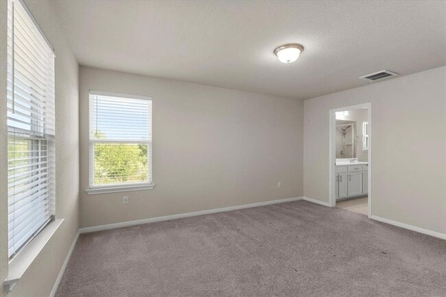 Building Photo - 121 Emerald Pass