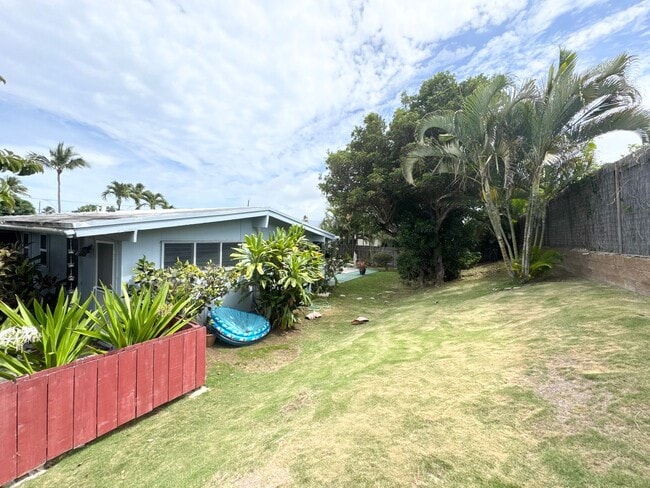 Building Photo - 2 bed, 1 bath in highly desirable Kailua N...