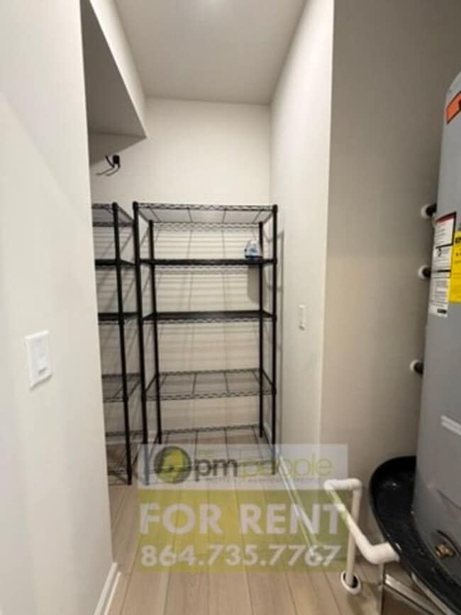 Building Photo - 7 Trakas Ct