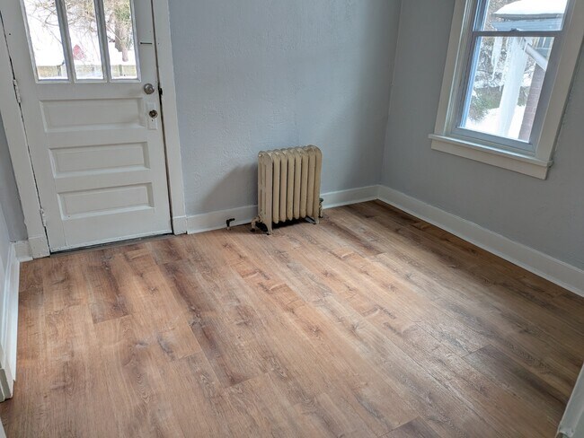 Building Photo - Beautiful Four Bedroom Home In Forest Hills