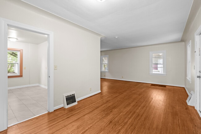 Building Photo - 757 Durango Dr