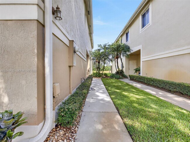 Building Photo - 2475 Cordoba Bend