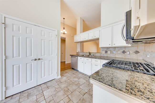 Building Photo - 6103 France Ln