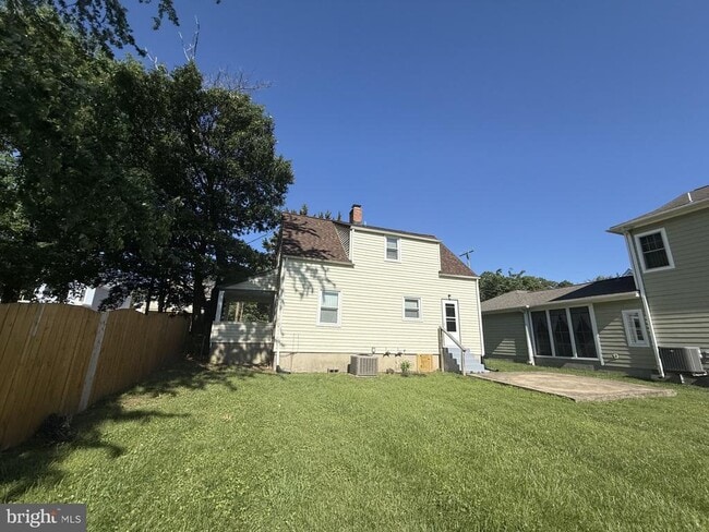 Building Photo - 711 Taggart St