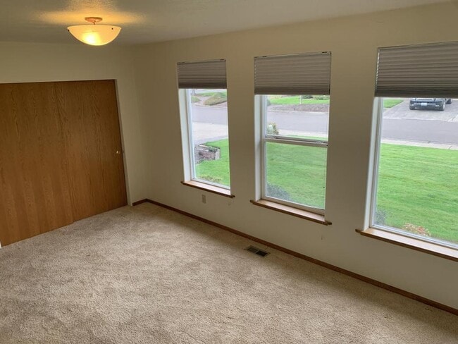 Building Photo - 2931 Cedarwood Ct SE