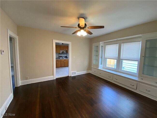 Building Photo - 3406 W 94th St