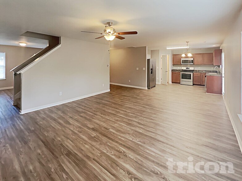 Building Photo - 1925 Buffalo Way