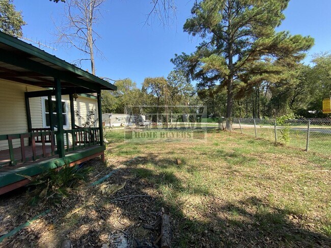 Building Photo - Fully Remodeled 3 Bed 2 Bath on Large lot.