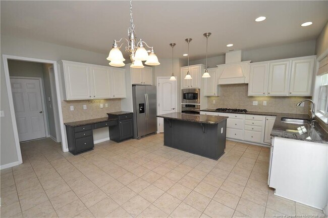 Building Photo - 300 Sutton Glen Dr