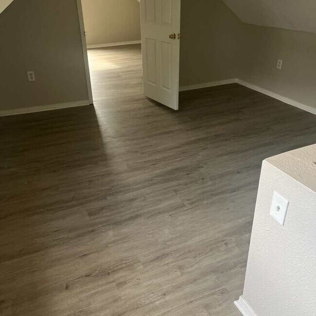 Building Photo - 3233 W 50th St