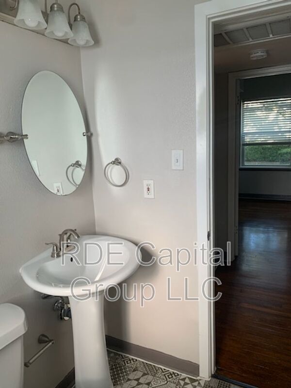 Building Photo - 4722 El Campo Ave