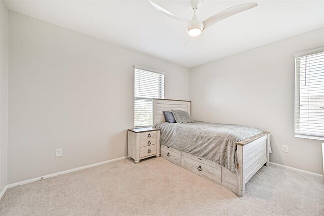 Building Photo - 1484 Twilight Grn Dr