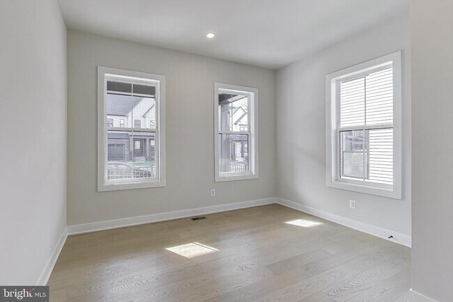 Building Photo - 6921 Renita Ln