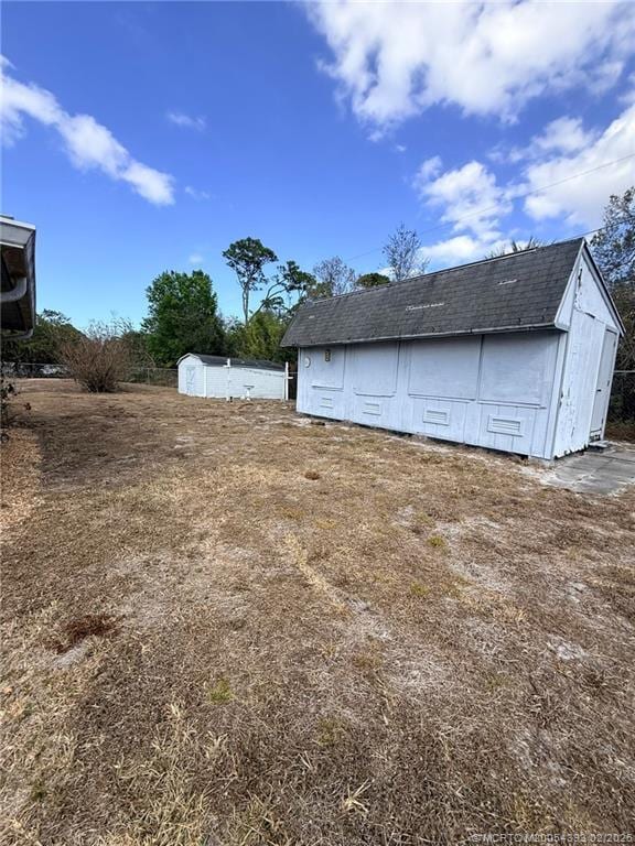 Building Photo - 2417 NW Holiday Ct