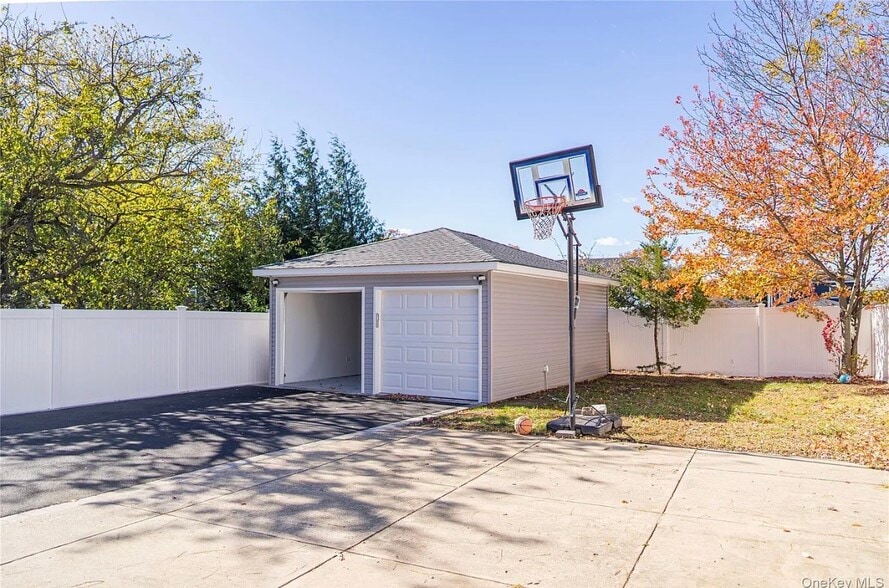 Building Photo - 168 Oldfield Ave