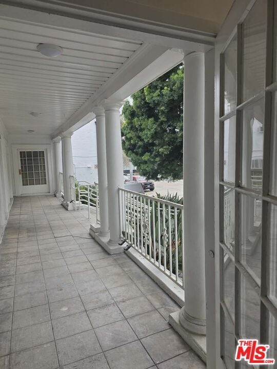 Building Photo - 1708 N Gramercy Pl