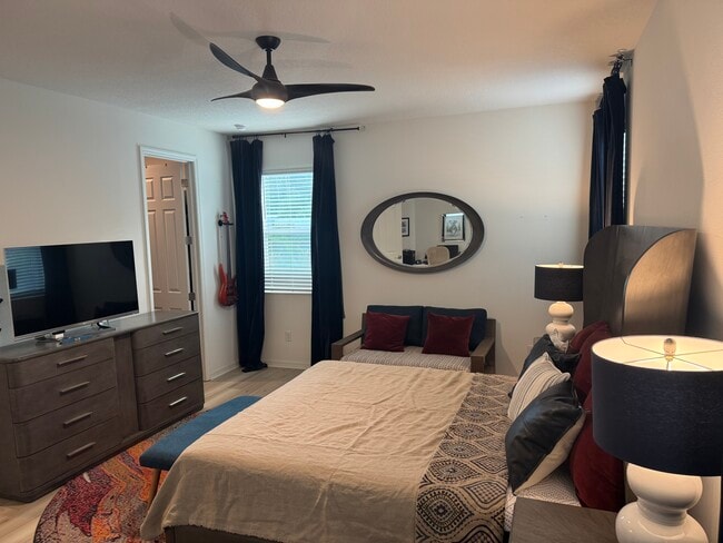 Building Photo - 7315 34th Ct E