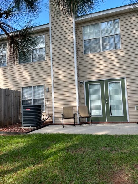 Building Photo - 1517 Regency Rd