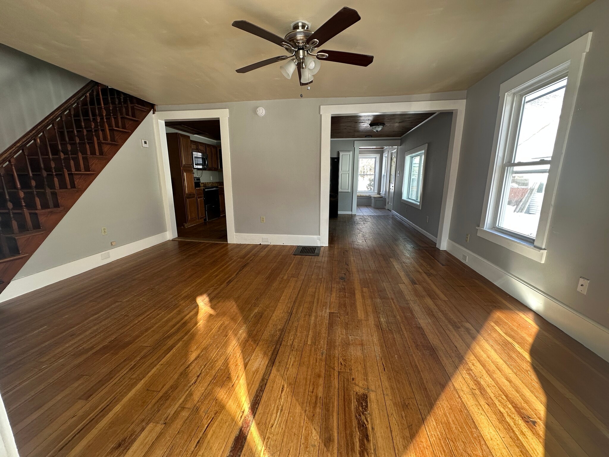 Living room - 179 Maple Ave