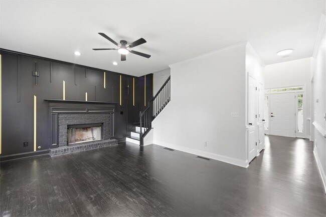Building Photo - 2000 Millstone Dr SW