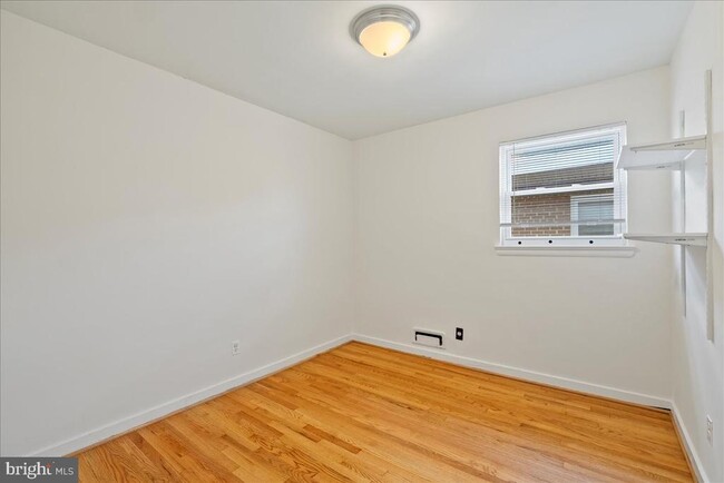 Building Photo - 4411 Harrison St NW