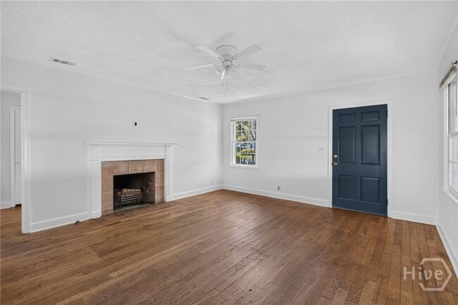 Building Photo - 216 E 57th St