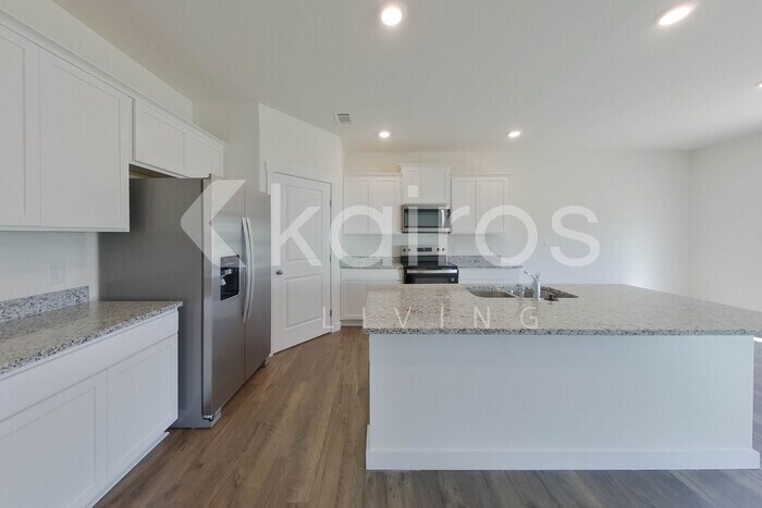 Building Photo - 4274 Scenic Dr SE