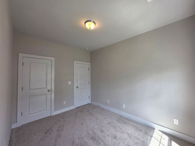 Building Photo - 3779 Oxford Cir