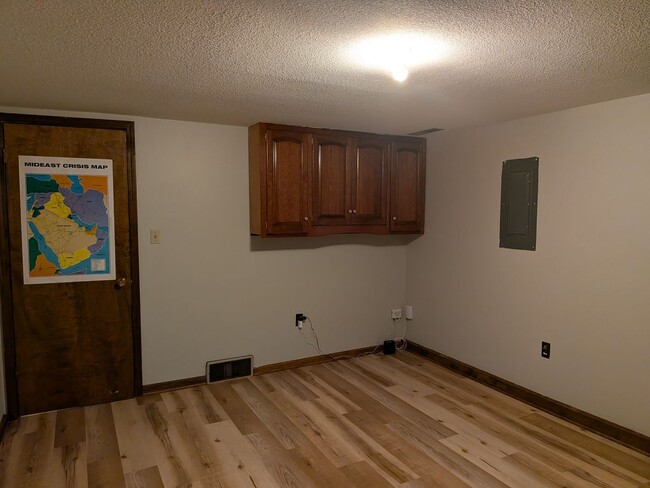 Building Photo - 2513 Lilac Dr