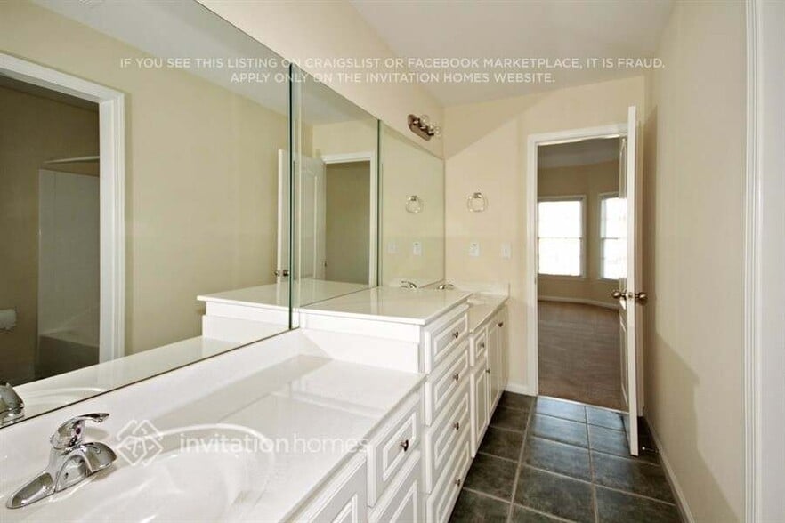 Building Photo - 2049 Mapmaker Dr NE