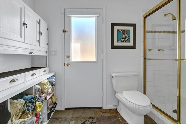 Building Photo - 71138 Patricia Park Pl