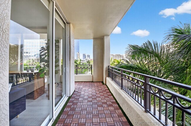 Building Photo - 550 Okeechobee Blvd