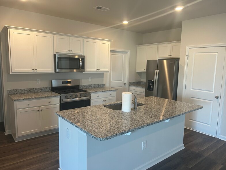 Building Photo - 534 Black Pearl Way