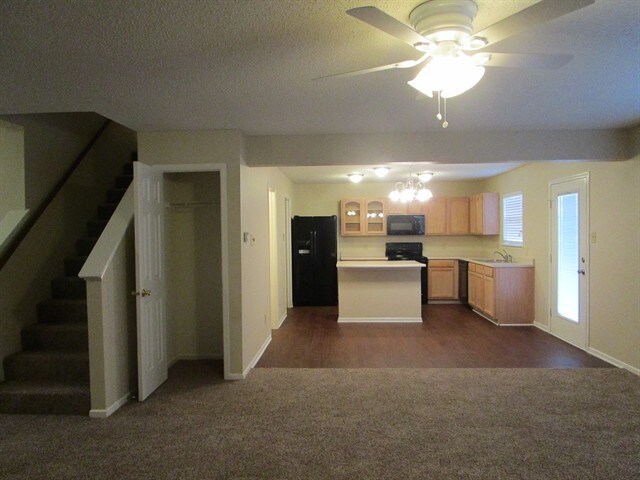 Building Photo - 12440 Rose Haven Dr