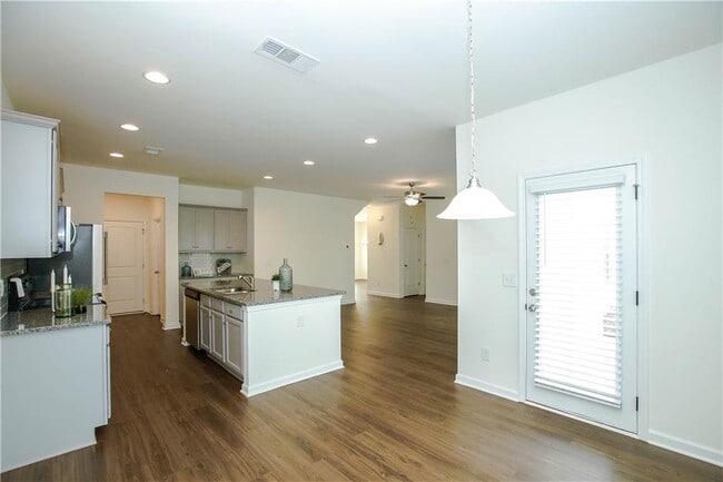 Building Photo - 124 Finley Dr