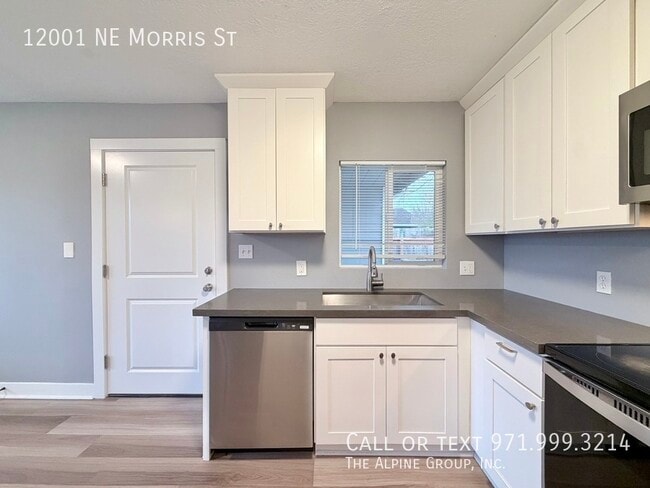 Building Photo - 12001 NE Morris St