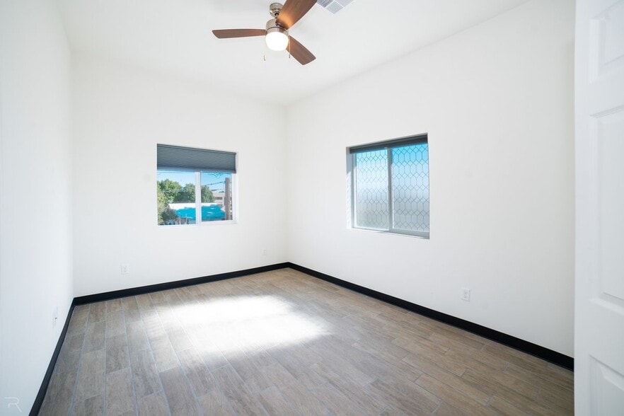 Building Photo - 195 N 17th Ave