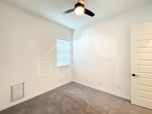 Building Photo - 5214 W Thresher Way