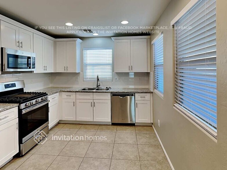 Building Photo - 3539 E Erie St