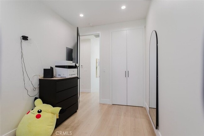 Building Photo - 13540 Hamlin St