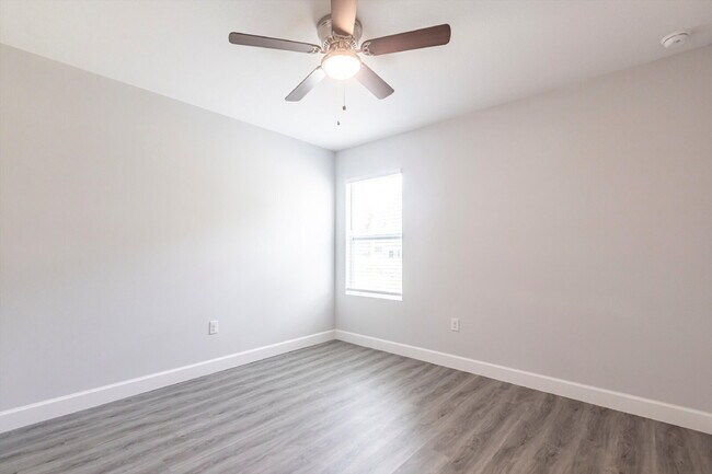 Building Photo - BRAND NEW Construction, 3 bed / 2 bath Ren...