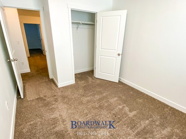 Building Photo - Beautiful 3 Bed 2 Bath Herriman Townhome!